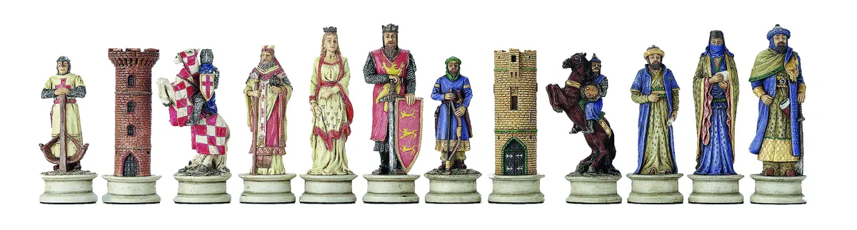 Piezas de ajedrez cruzados contra sarracenos